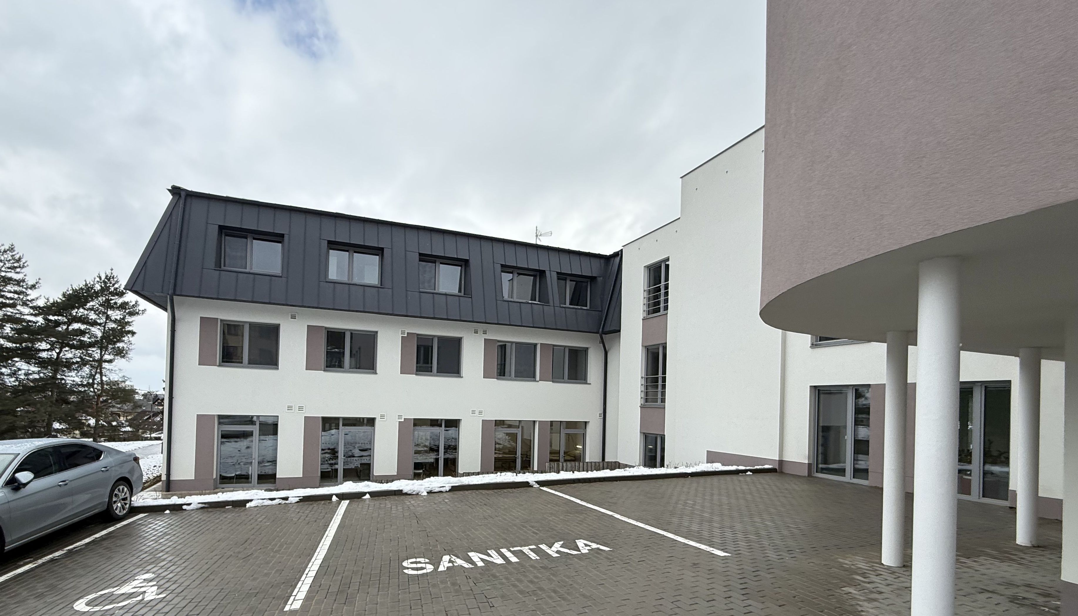 Dům pokojného stáří Naděje Malenovice: město dokončilo rekonstrukci a předalo objekt provozovateli