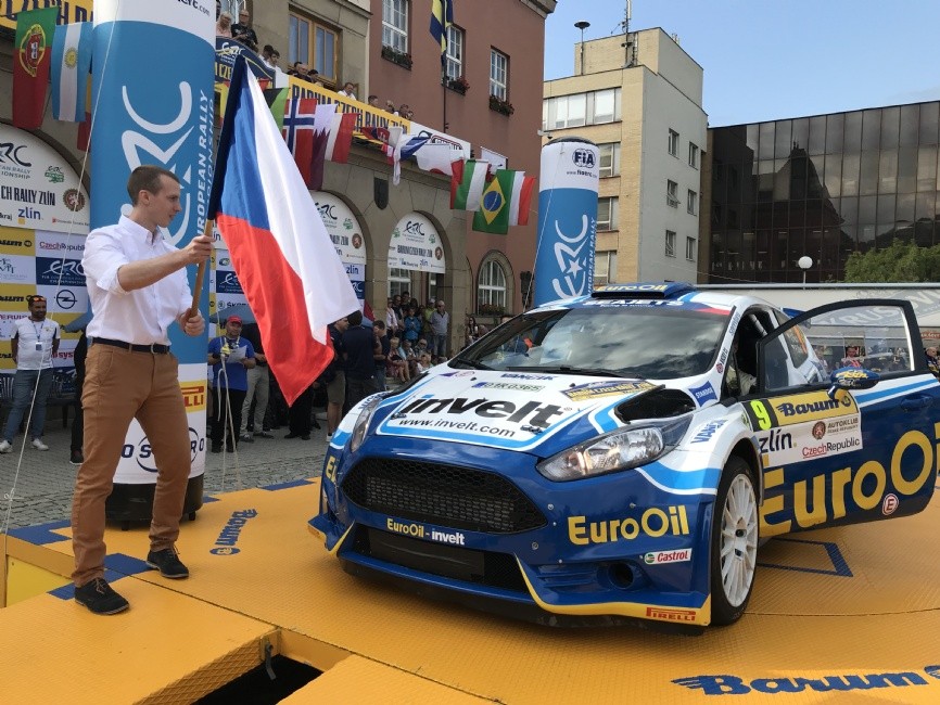 Primátor Jiří Korec na startu Barum Czech rally