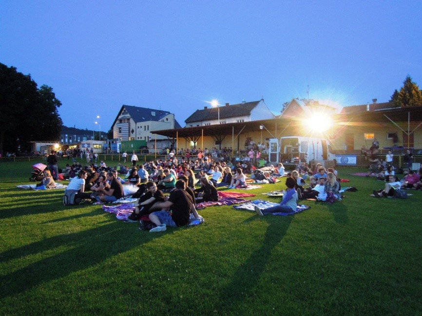 filmové léto v Malenovicích.jpg