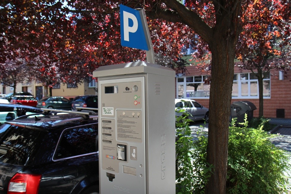 Nový parkovací automat na ulici Sadová