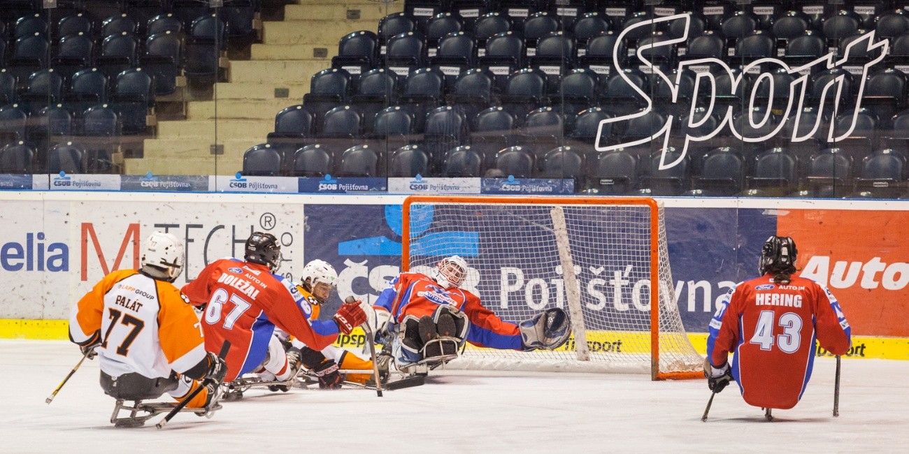 Zlínský Šafránek dává jeden ze svých tří gólu v prvním finálovém duelu