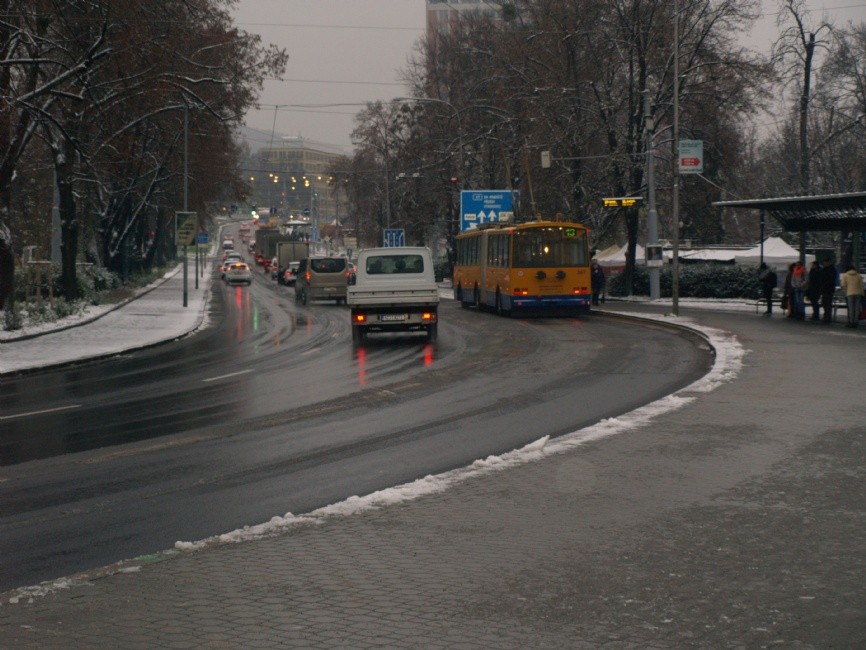 Sněžení komplikuje dopravu i práci Technických služeb