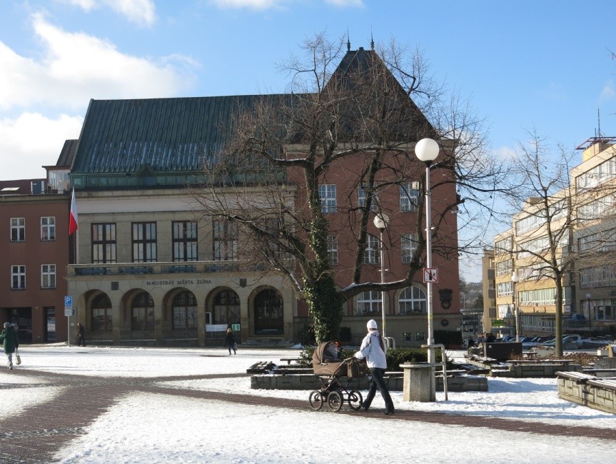 Pohled na zlínskou radnici v zimě