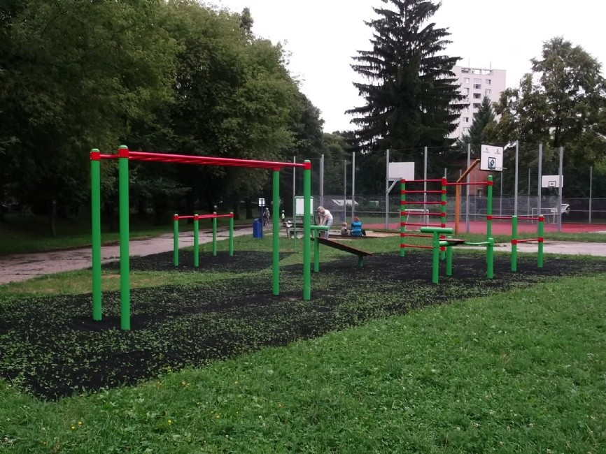 K dispozici je mnoho cvičebních prvků