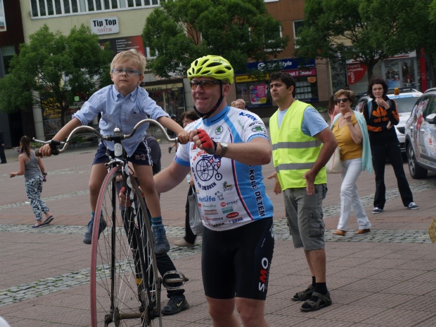 Vysoké kolo si vyzkoušely i děti