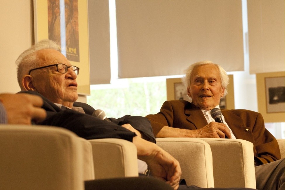 Velcí cestovatelé Miloslav Stingl a Miroslav Zikmund v Alternativě