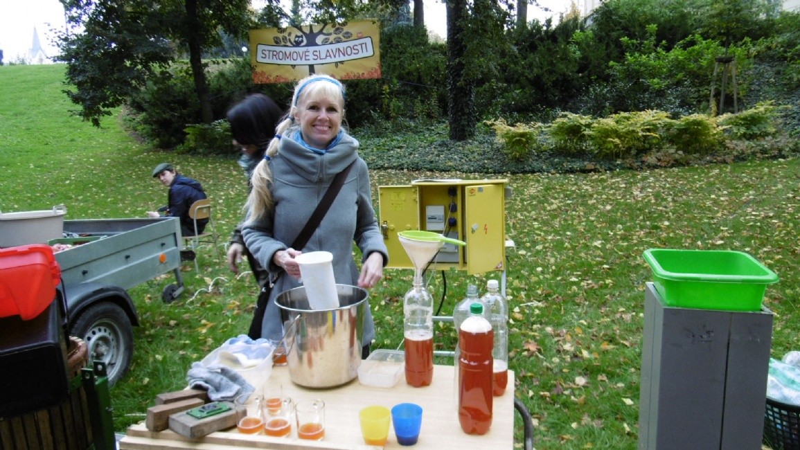 Zájemci mohli ochutnávat i čerstvý mošt