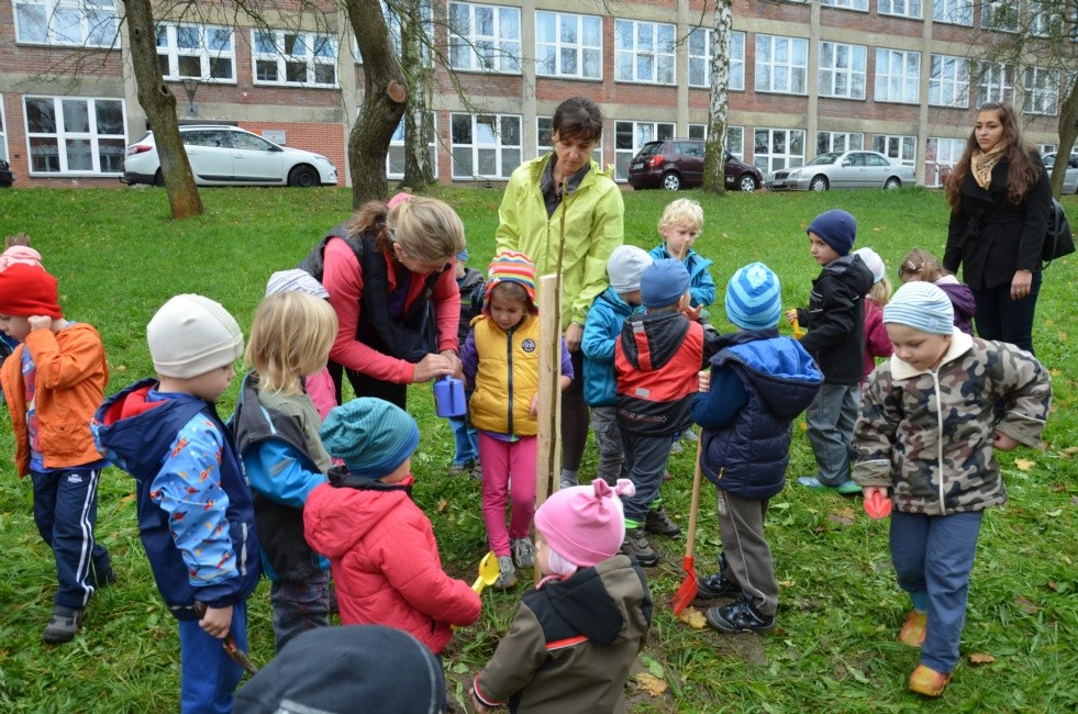 Výsadba u MŠ Qočna
