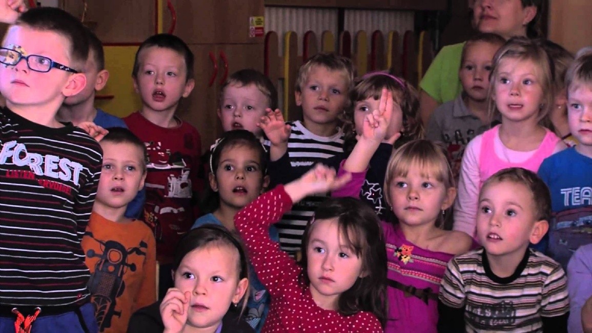 Děti byly z návštěvy vzácného hosta nadšené