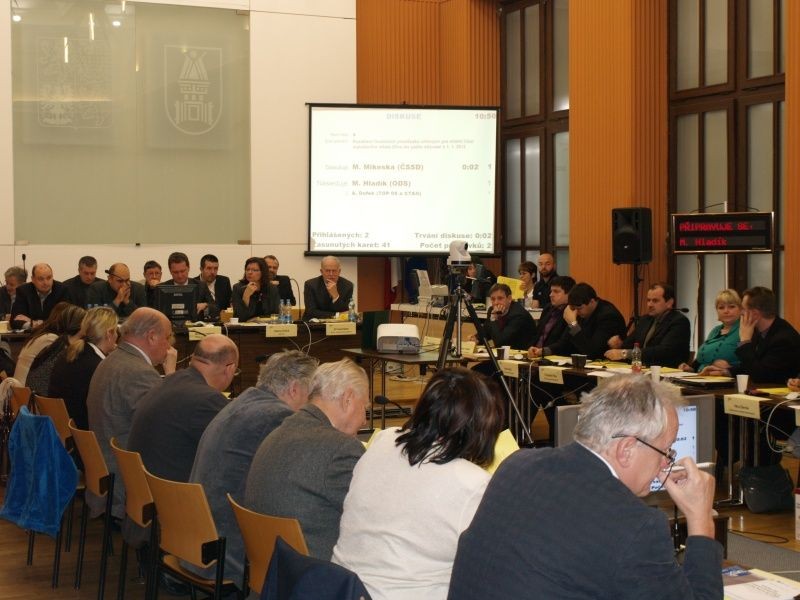 Zastupitelstvo města začne znovu zasedat