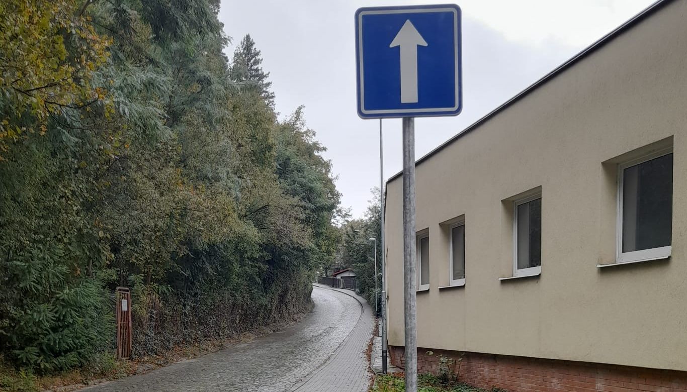 Nová jednosměrka zklidní dopravu v centru města