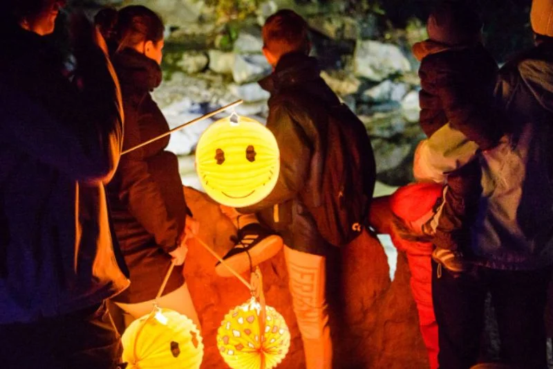 Večerní lampionové prohlídky zoo a zámku Lešná